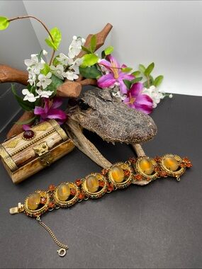 Hobé 6 link bracelet vintage